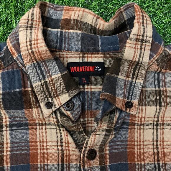 Plaid Wolverine Workwear Flannel Front Pocket Long Sleeve - Picture 3 of 5